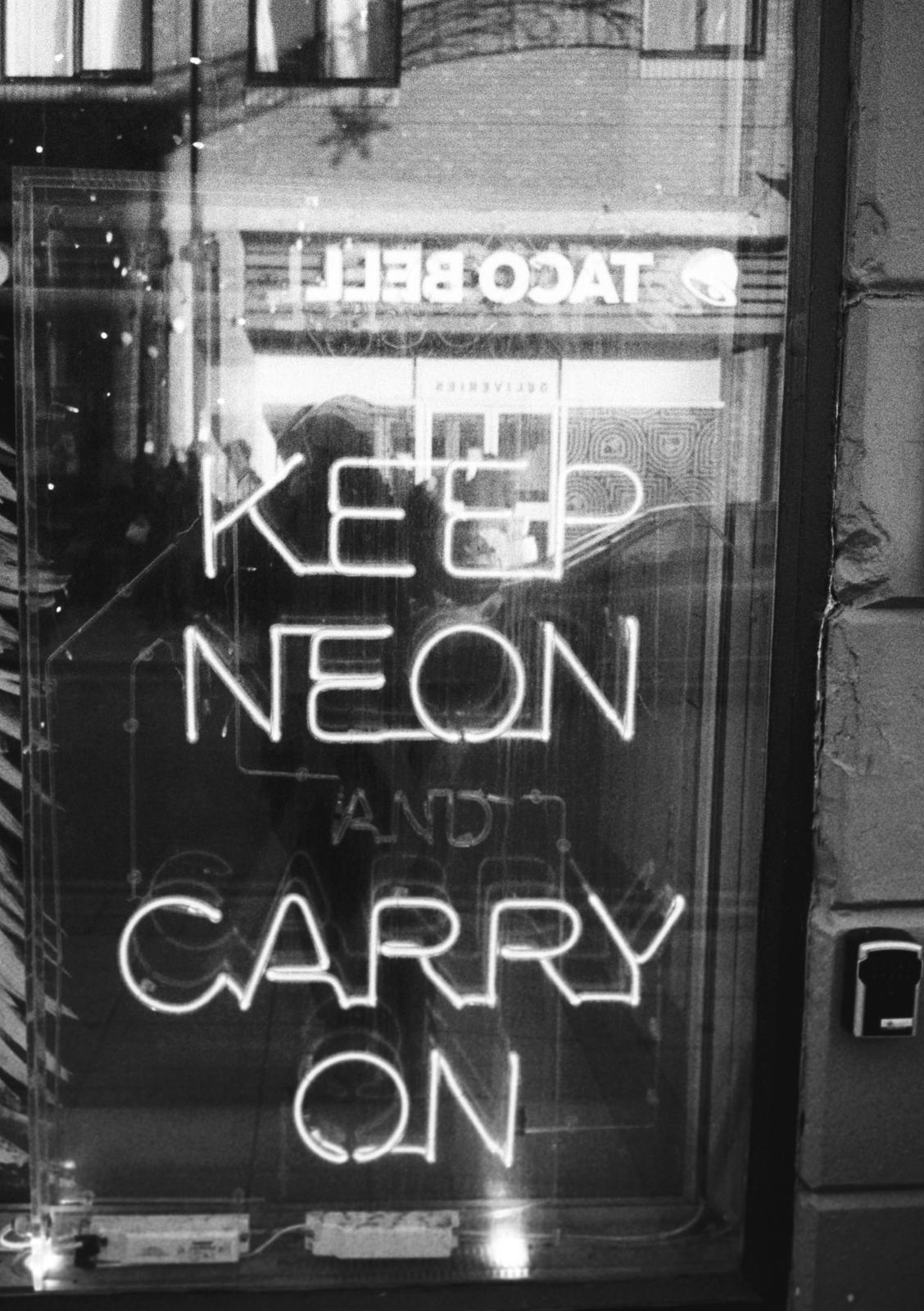 A neon sign
