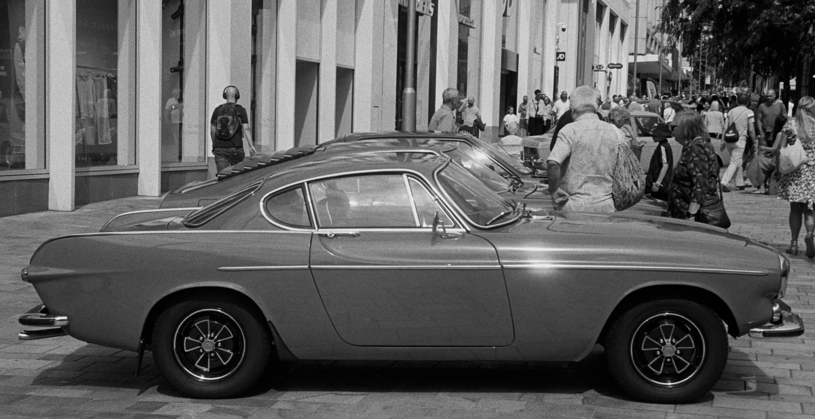 Volvo P1800